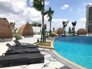 almas suites puteri harbour legoland jb