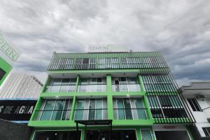 hotel lemon green