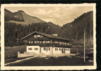 Berggasthof Willy Merkl,,3 star