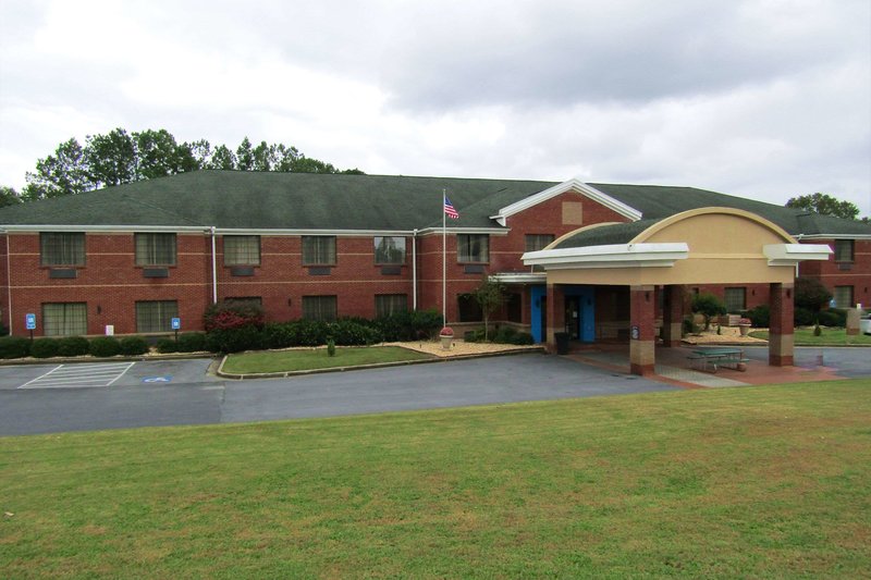 Econo Lodge Inn & Suites,Near Peek Forest Park,2 star