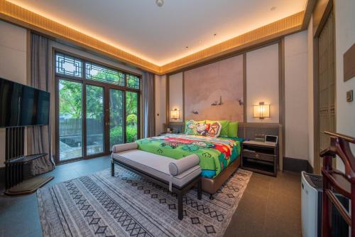 room-image