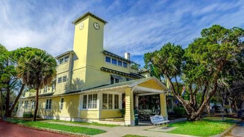 The Historic Peninsula Inn,St. Petersburg>>Gulfport,3 star