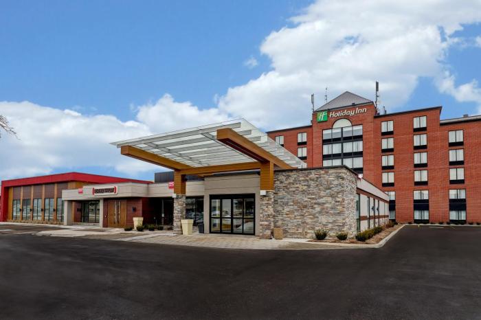 Holiday Inn Mississauga Toronto West By Ihg,Mississauga>>Brampton,3 star