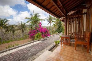 batang golden hills vila and resto