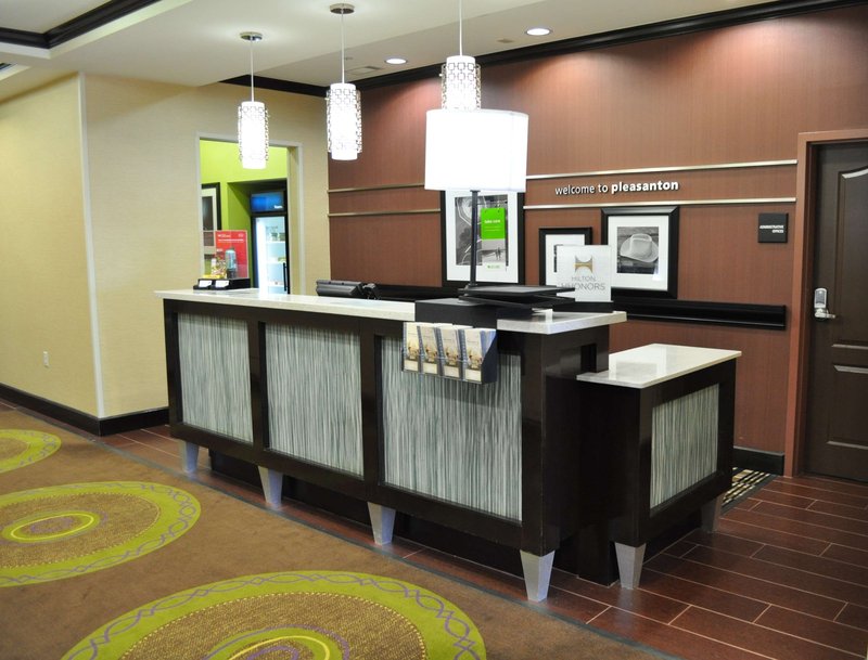 hampton inn pleasanton