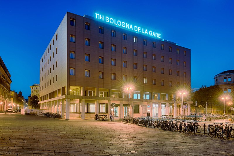 nh bologna de la gare