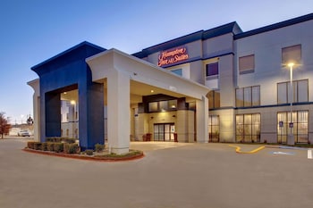 hampton inn and suites borger