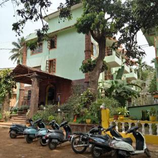 Krish Holiday Inn,Chapora>>Baga,3 star