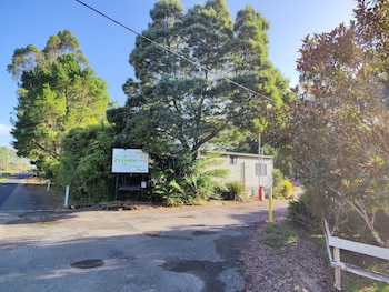 Zeehan Bush Camp,Strahan>>Queenstown,2 star