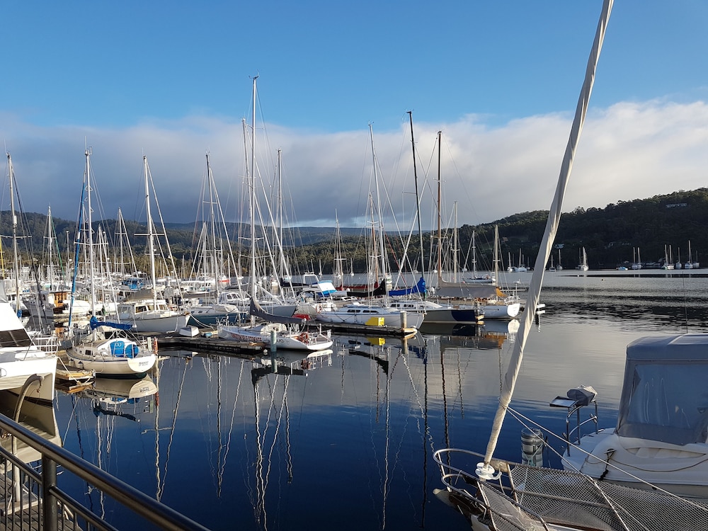 Oyster Cove Chalet,Birchs Bay>>Barnes Bay,4 star