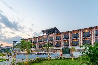 chitwan midtown resort