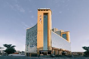 atour light hotel zhenzhou west longhai road metro station