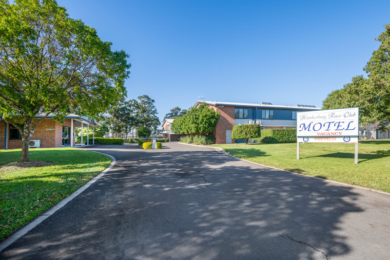 Hawkesbury Race Club Motel,Clarendon>>Berrilee,4 star