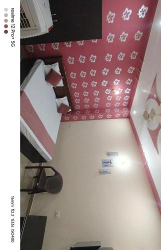 room-image