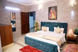 Fortune Home Service Apartment 3Bhk , D-198 Saket