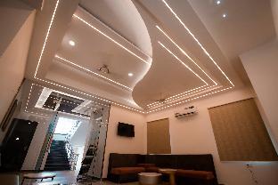 The Imperial Hotel And Convention Centre,India>>Kanpur,3 star