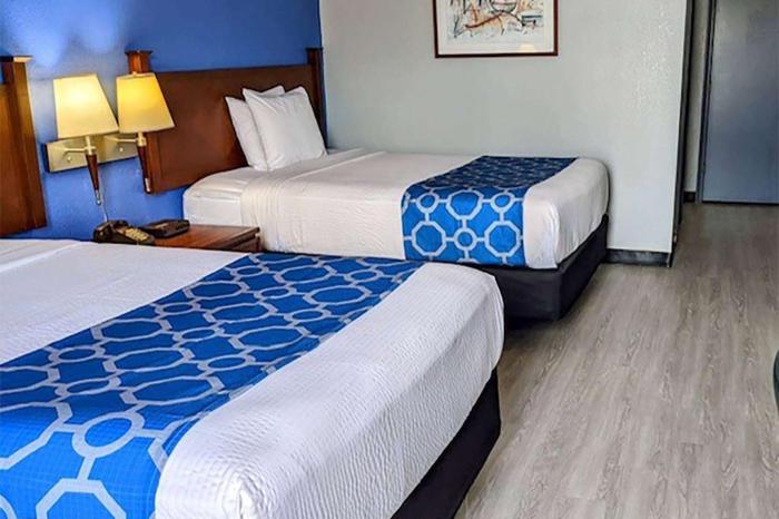 Baymont By Wyndham Hannibal,Quincy>>Hannibal,2.5 star
