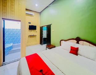 Reddoorz Near Sunrise Mall Mojokerto,Trawas>>Mojokerto,1 star