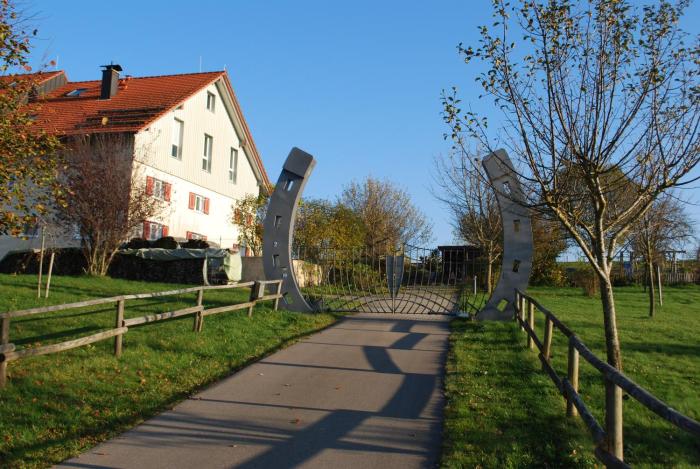 Allgau Meadow Ranch,Hergatz>>Friedrichshafen,2 star