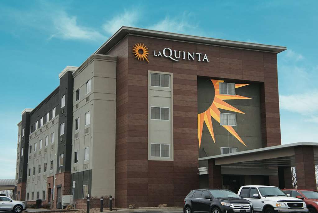 la quinta inn and suites by wyndham wichita airport