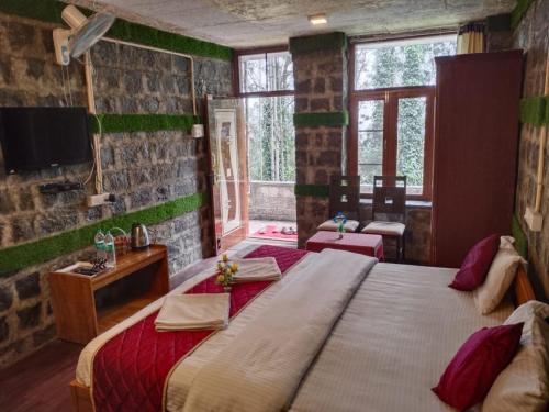room-image