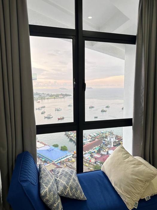 the shore by pinstay