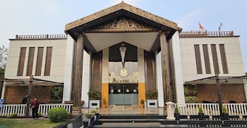 Sargawas Babylon The Palace Resort,India>>Ambikapur,3 star