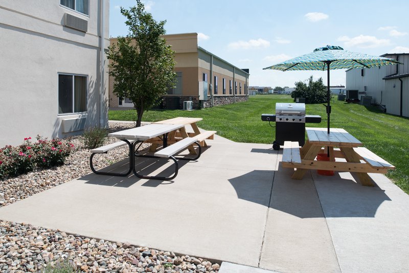 holiday inn express hotel and suites burlington by ihg