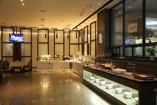 borrman hotel huaihua south high speed railway station wanda plaza