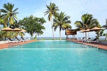 Abad Whispering Palms, Puthuchara,4 star