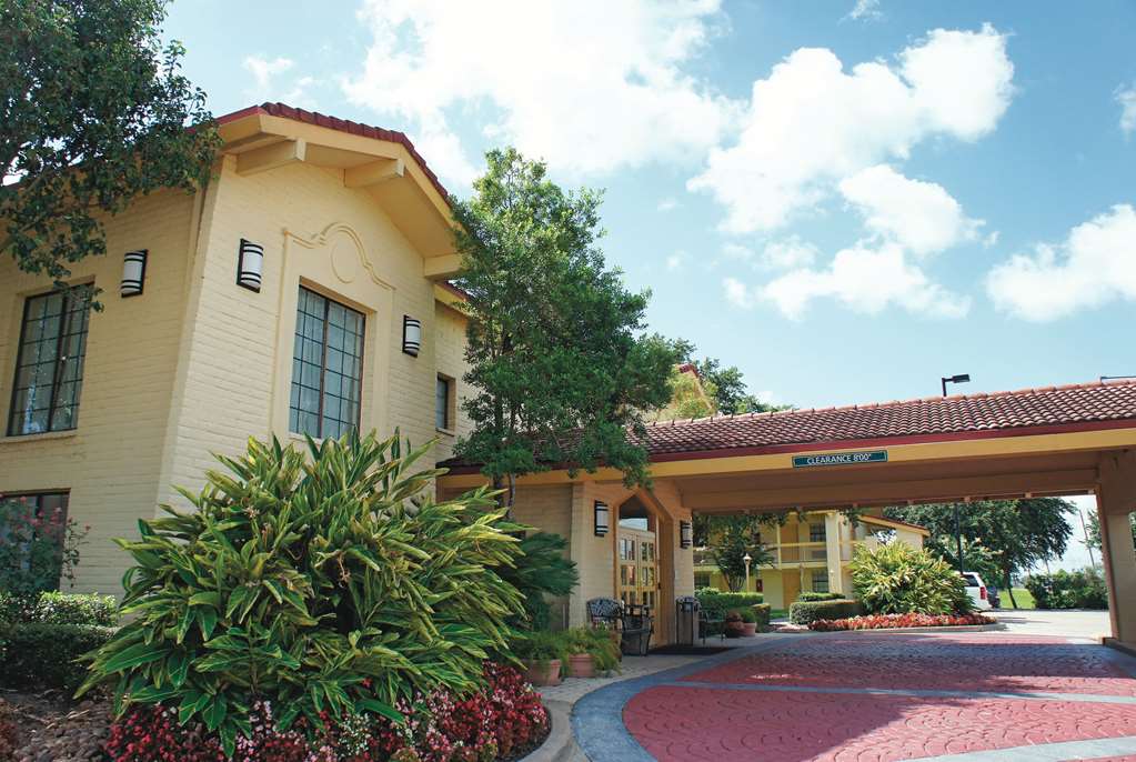 Baymont By Wyndham Houston La Porte,La Porte>>Downtown Houston,2.5 star