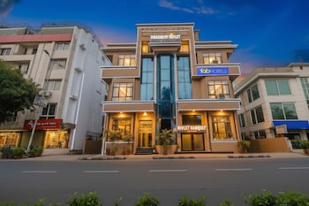 Fabhotel Prime The Rivlet Mg Road,DLF PHASE 2,3 star