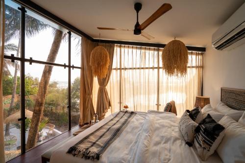Kaia Oceanfront Boutique Hotel & Villa