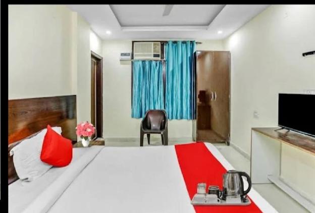 Hotel Royal King,East Of Kailash,3 star