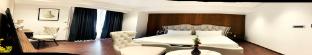 hotel emerald guestimony