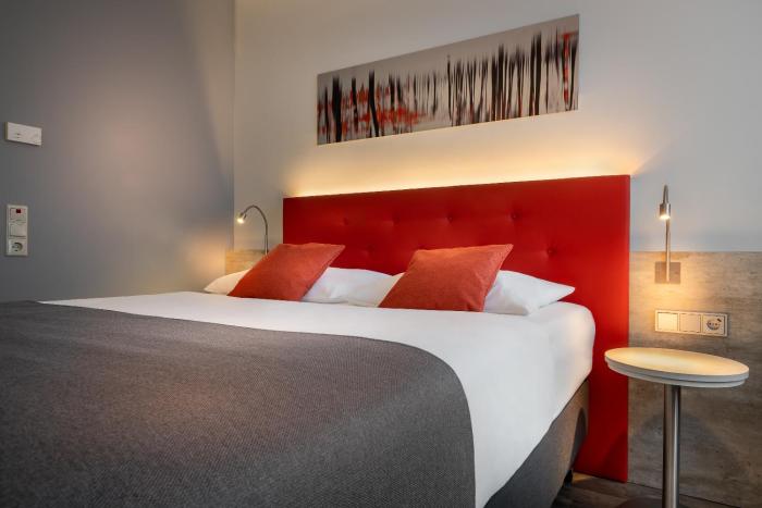 Select Hotel Wiesbaden,Mitte>>Frankfurt,2 star