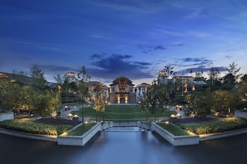 Hilton Wuhan Optics Valley,Hubei>>Baozixie,5 star