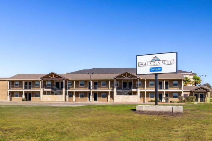 eagles den suites kenedy a travelodge by wyndham