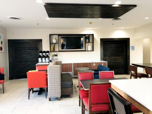 holiday inn express hotel and suites harrison by ihg