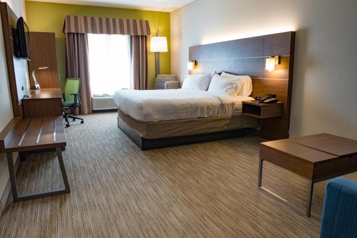 holiday inn express and suites elkhart by ihg