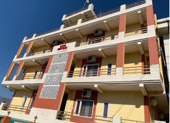 Bzoie Heritage,India>>Dehradun,2 star
