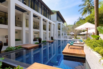 Outrigger Surin Beach Resort,Phuket>>Choeng Thale,4 star