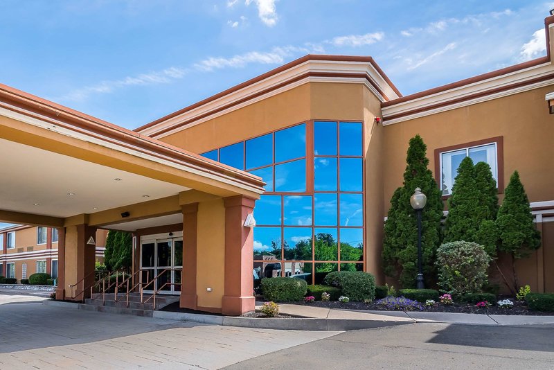 Quality Inn & Suites Albany Airport,Colonie>>Albany,2.5 star