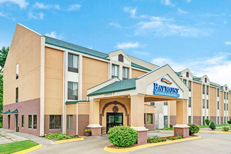 baymont by wyndham lawrence