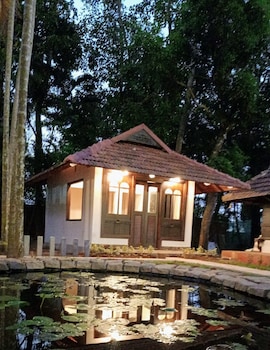 Shantitheeram Ayurveda,Alleppey Backwaters,3 star