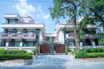Enkay Residency V Block-Cyber City,,3 star