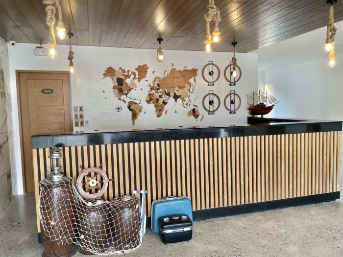 lighthouse point hotel