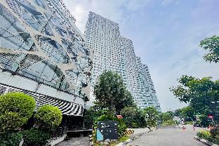 redliving apartemen grand kamala lagoon rooms 911 tower barclay south with netflix