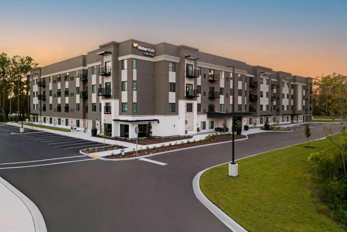 Waterwalk Jacksonville - Deerwood Park,United States Of America>>Jacksonville,2.5 star