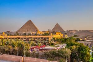 nozol pyramids hotel